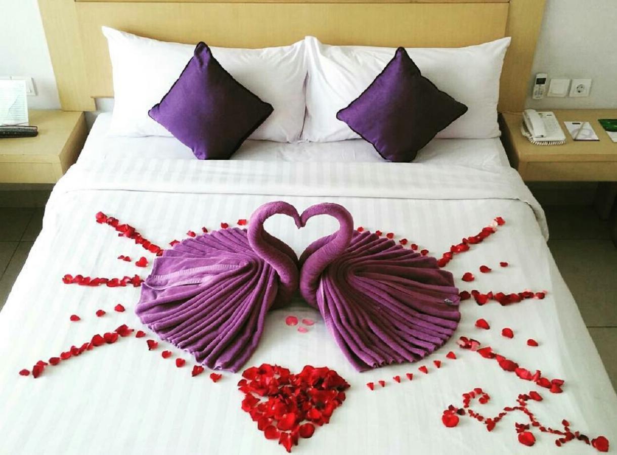 Quest Hotel Kuta By Aston Exterior foto